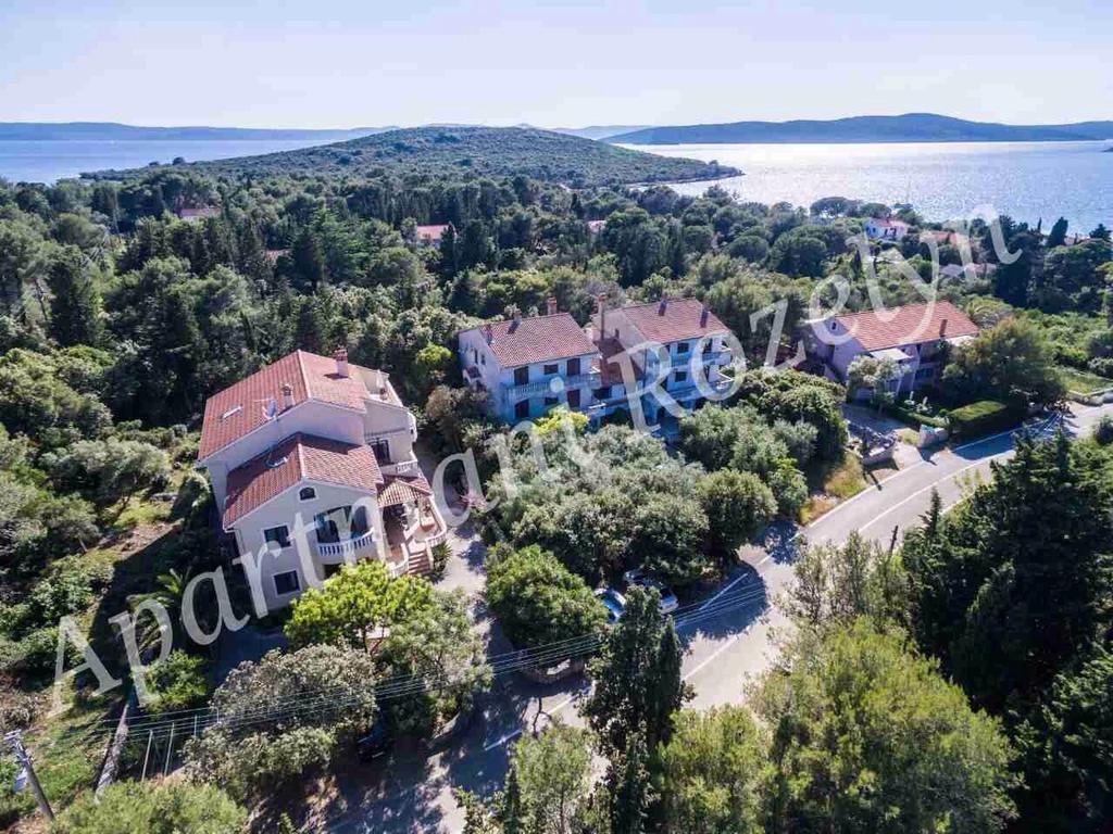 Apartments Rozelyn Ugljan Exterior photo